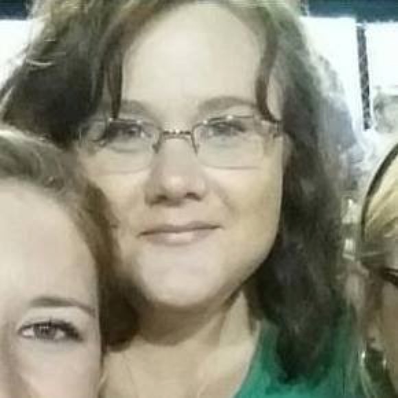 Meet your Posher, Christie - Picture 2 of 2